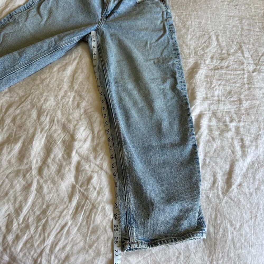 American Eagle lightwash barrel jeans size 6 - Picture 7 of 8